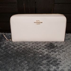 Coach Accordion Zip Wallet Chalk